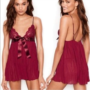 Victoria's Secret Pleated Bow Babydoll
Satin Trim‎ Bow Maroon Size Medium